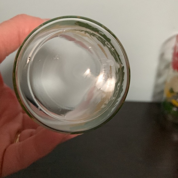 Vintage Glass Cups with Flower Design - Picture 4 of 5